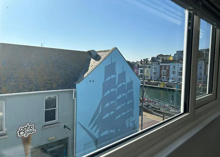 Weymouth Harbour Luxury Apartment